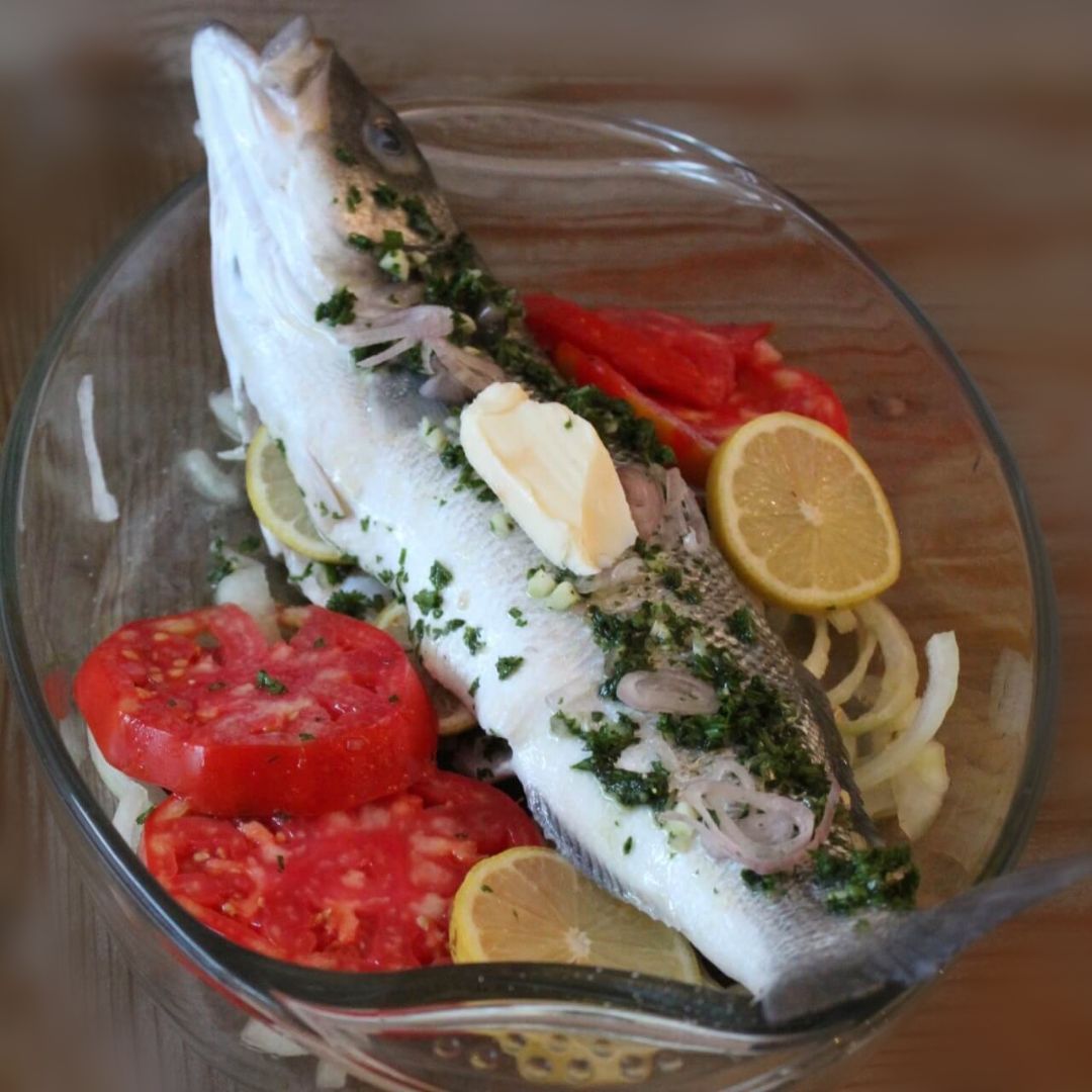 bar de ligne entier - poisson frais